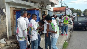 coret-rayakan-kelulusan-di-kupang-1_20150515_115452